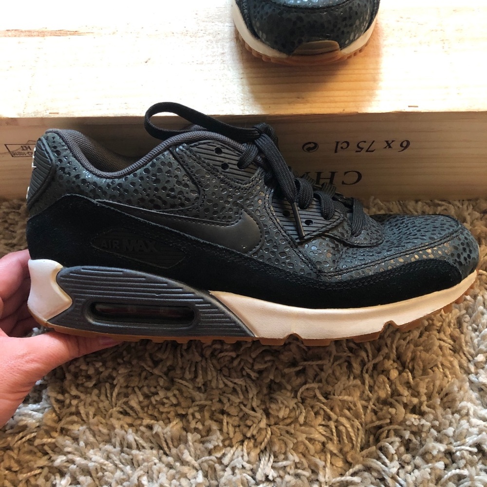 Size 10 Nike Air Max 90